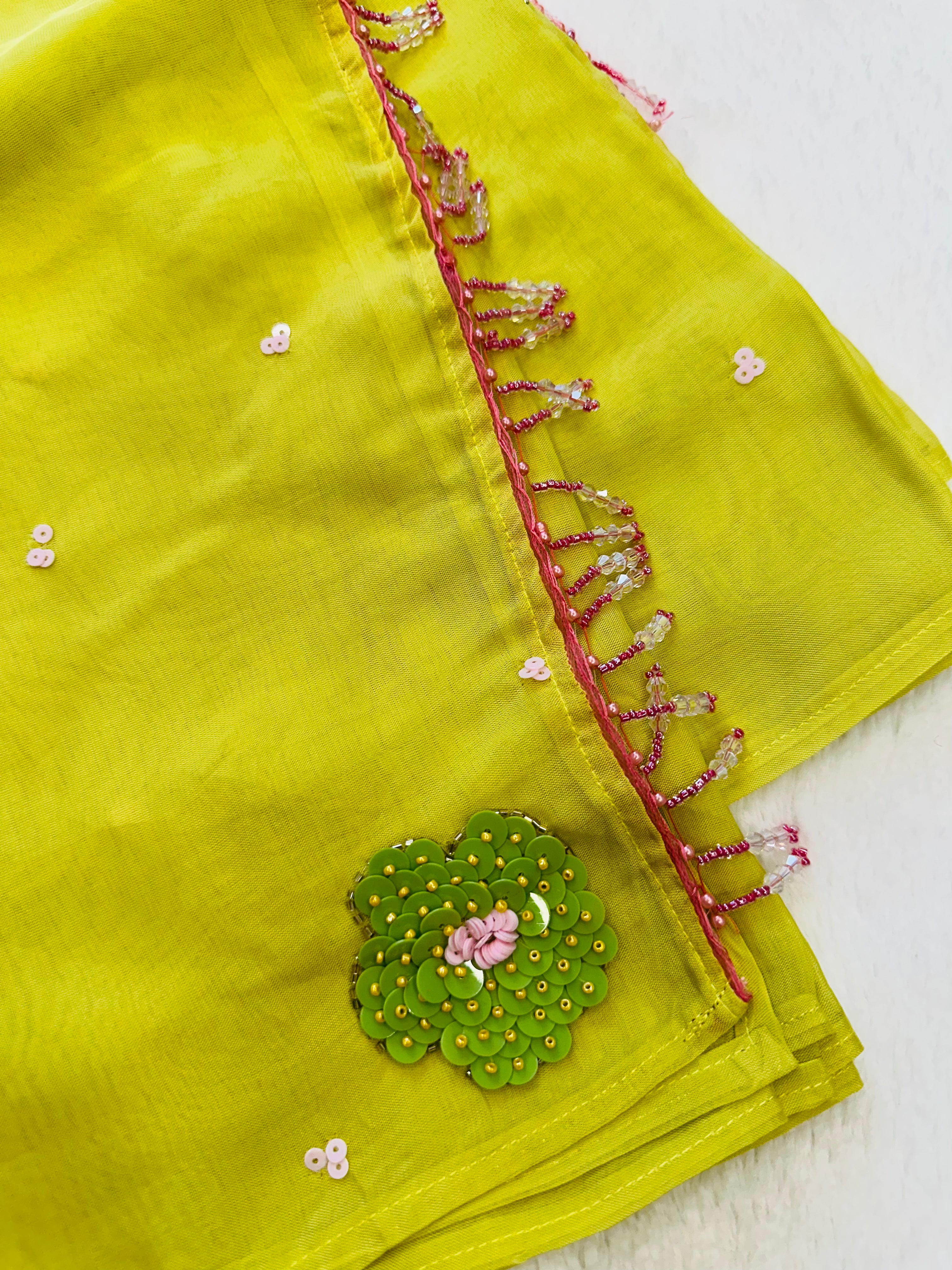 Neonika Saree