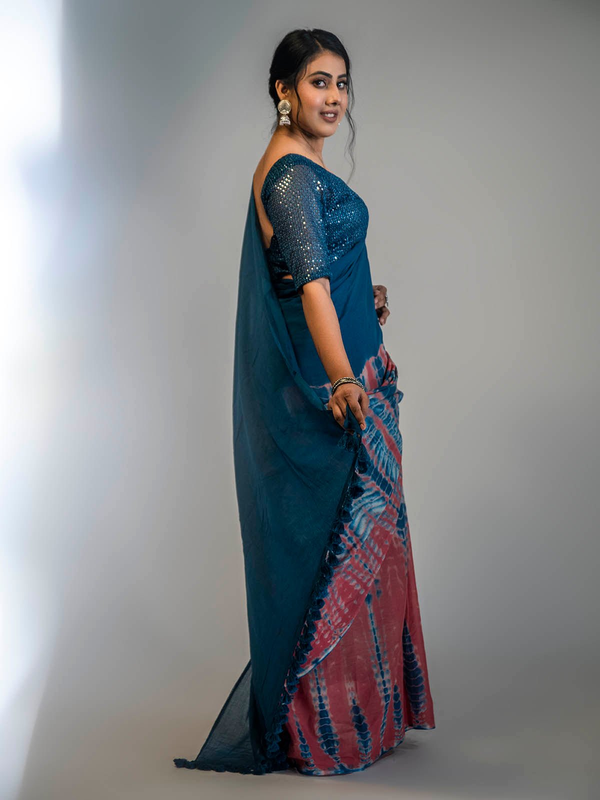 Divine Mul Cotton Shibori Saree