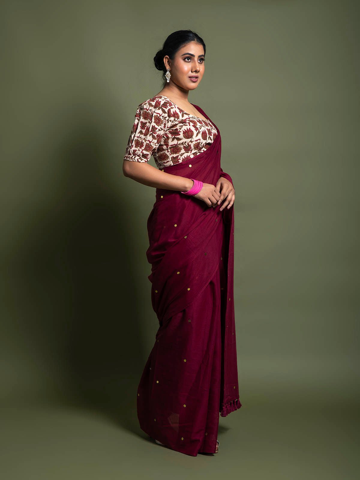 Jugnu Maroon Mul Cotton Chumki Saree