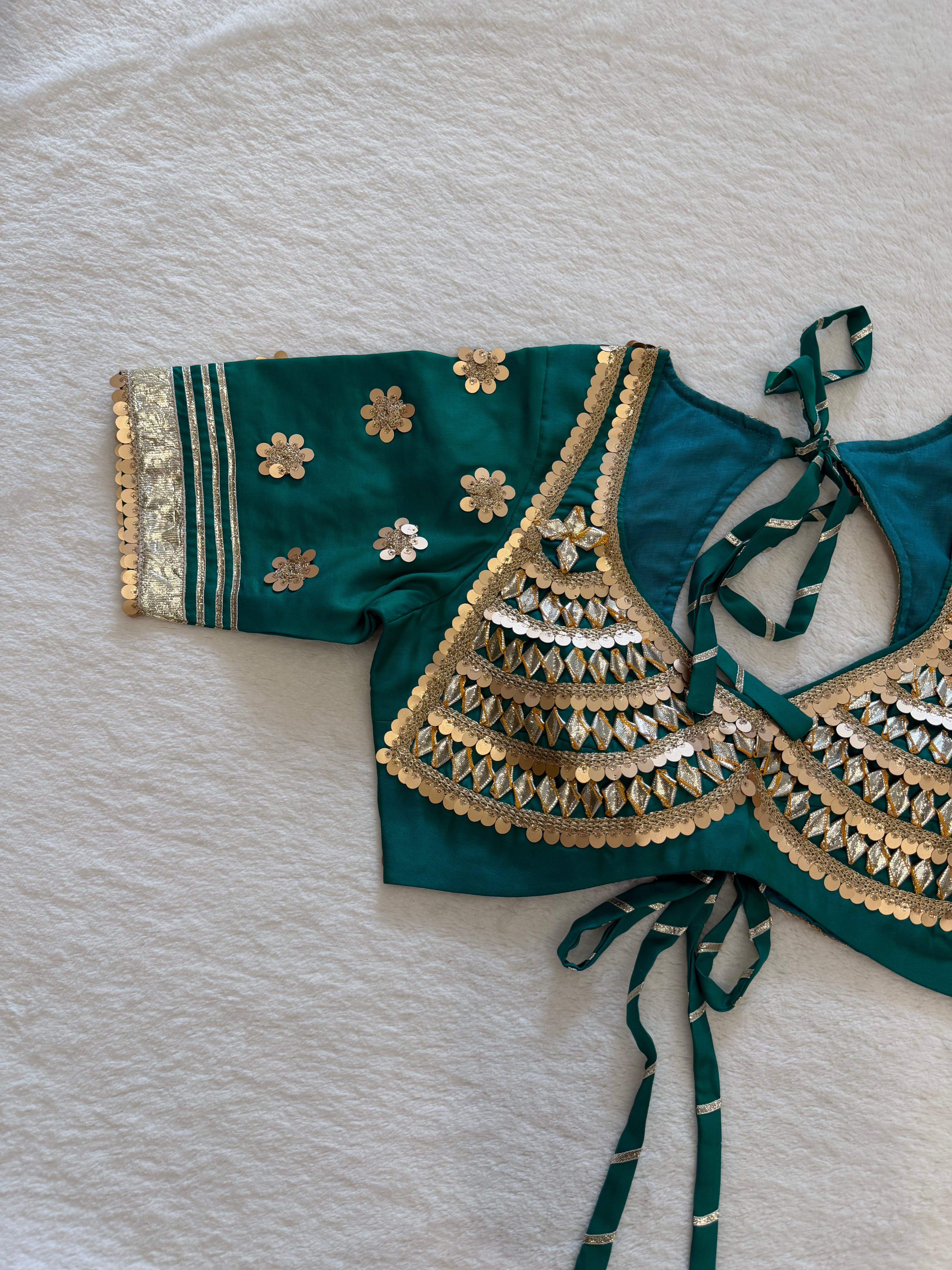 Karwaan Aangi Blouse