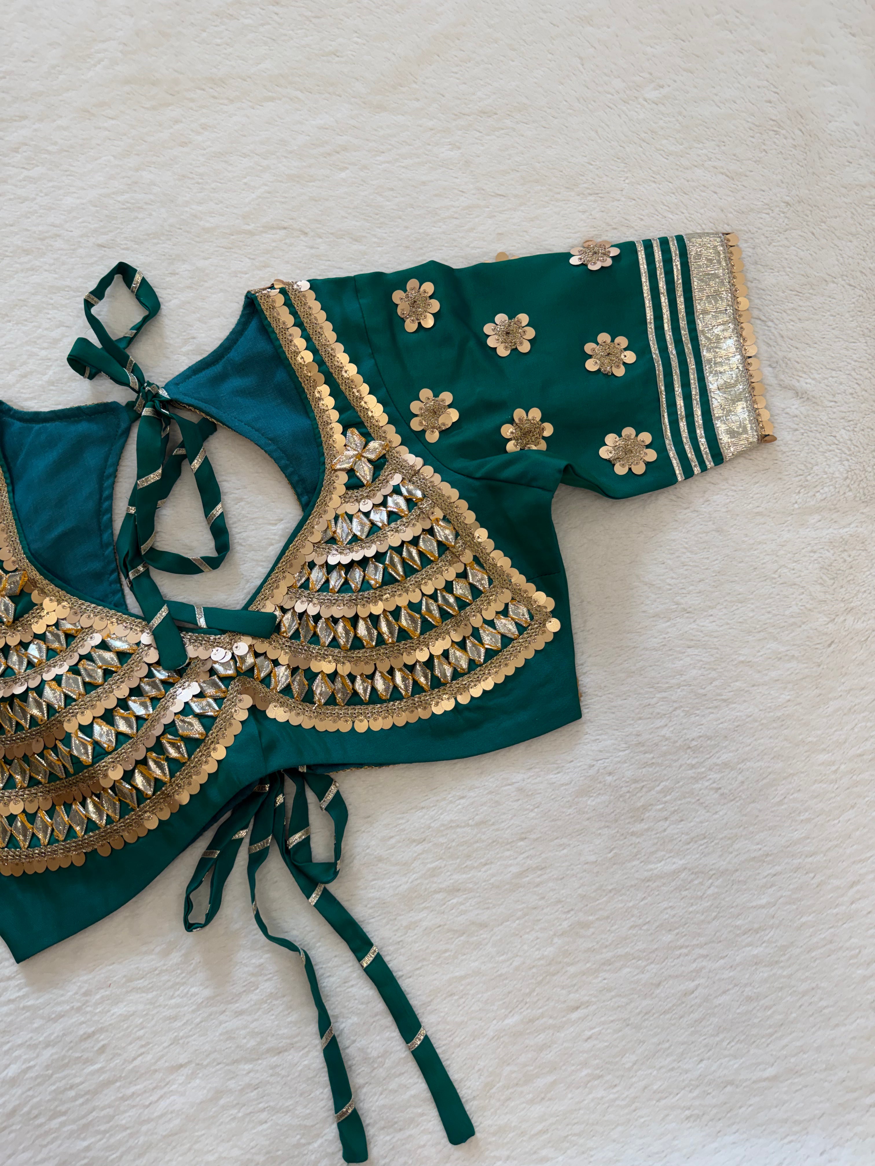 Karwaan Aangi Blouse