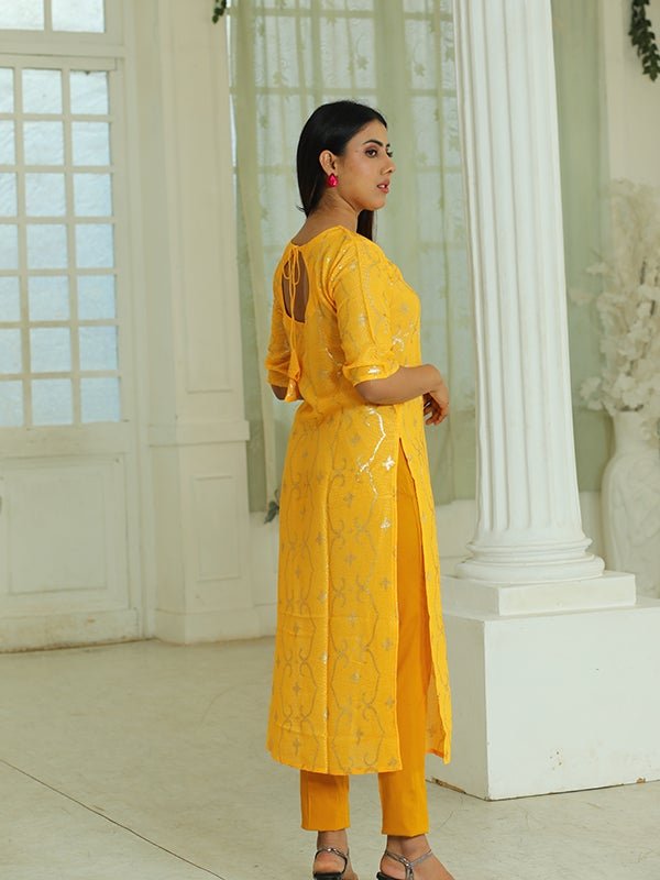 Kainat kurti