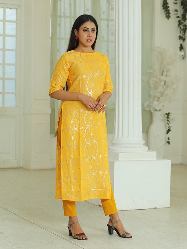 Kainat kurti