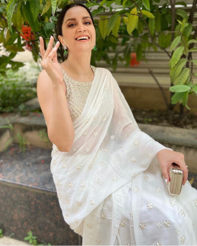 Vega white chiffon saree