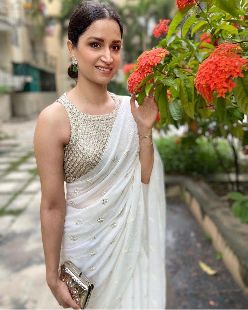 Vega white chiffon saree