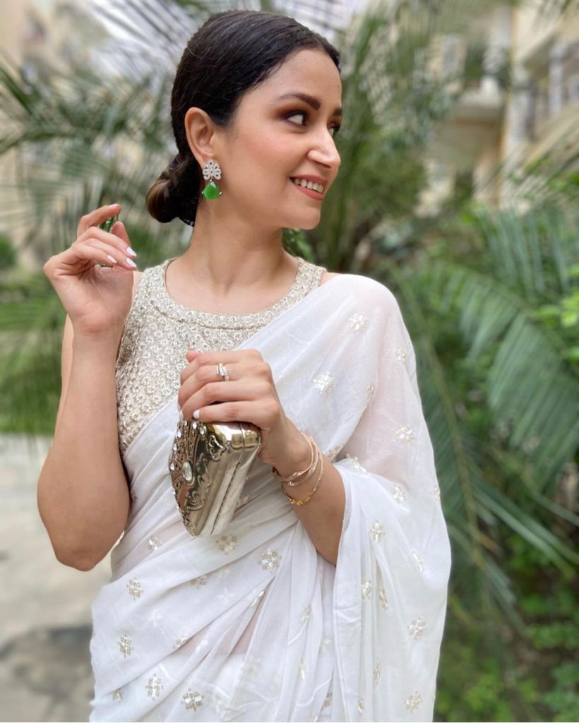 Vega white chiffon saree